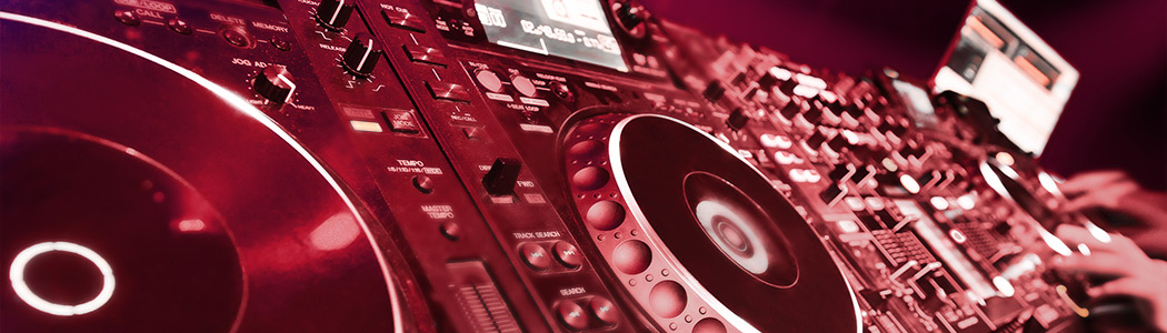 DJ Beatgee // Hochzeit – Events – Clubs IHR HOCHZEITSDJ AUS RASTATT